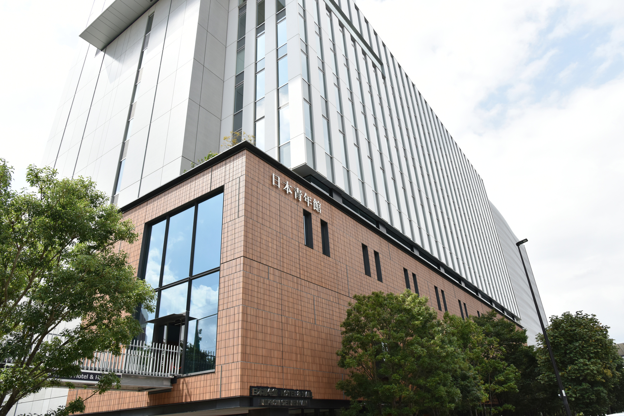 日本青年館ホールの座席表と会場情報